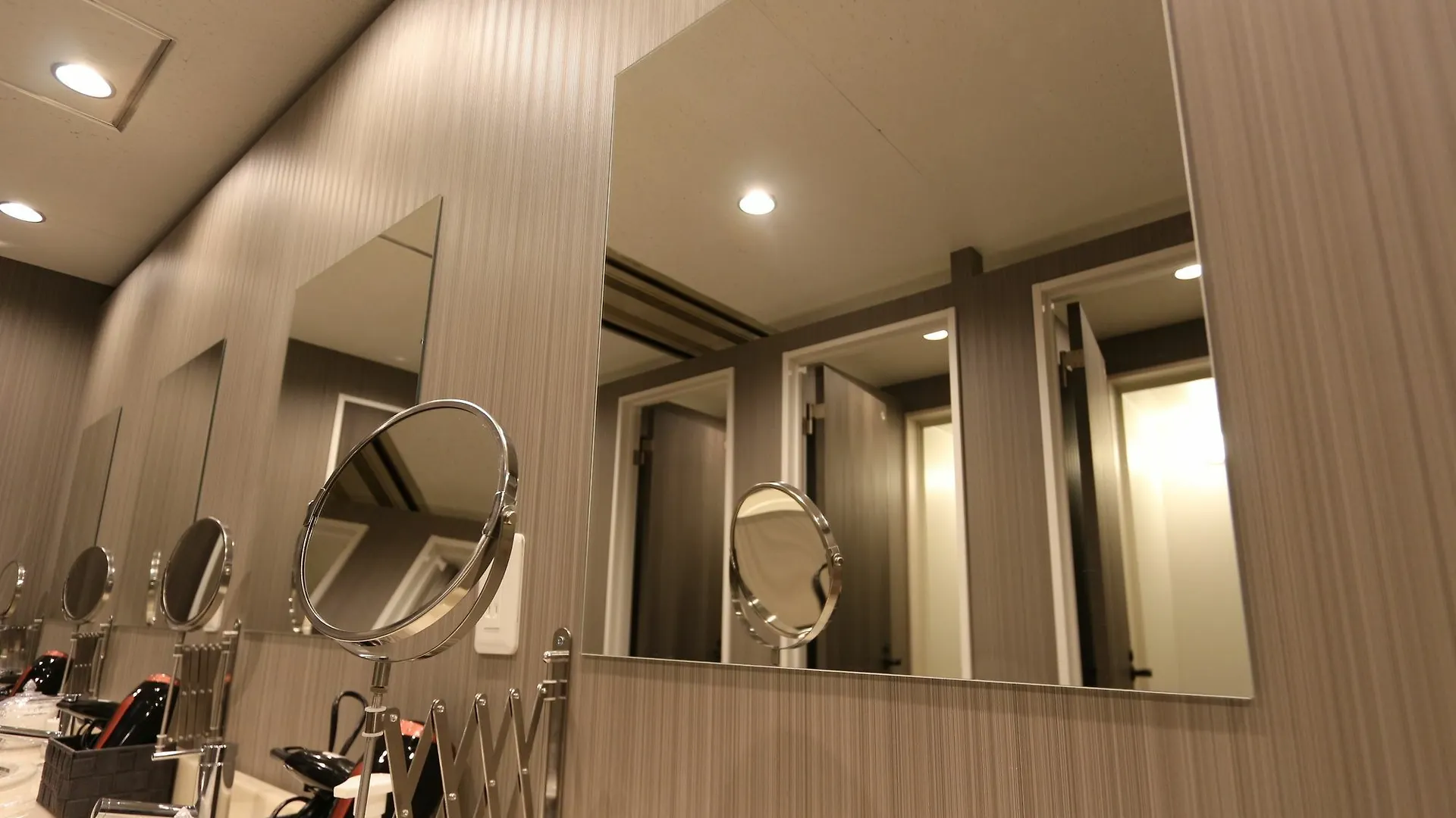 Prime Inn Shinsaibashi Osaka Hostel